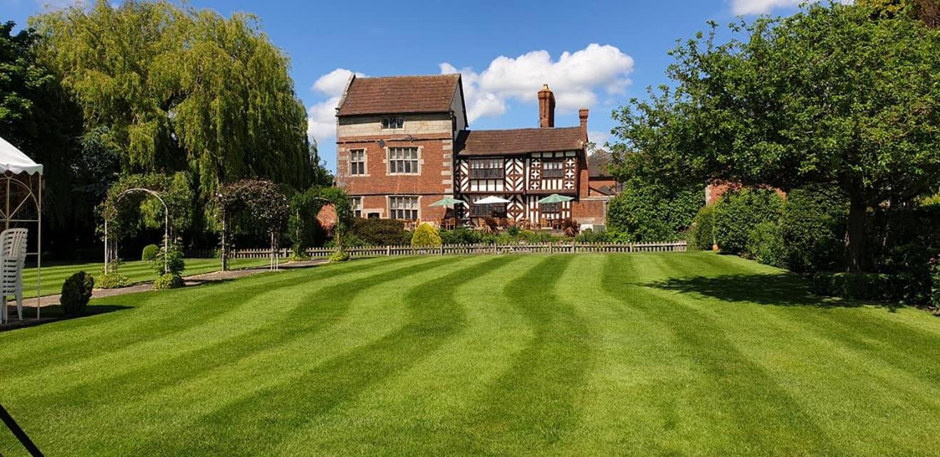 Albright Hussey Manor Hotel Hadnall Bagian luar foto