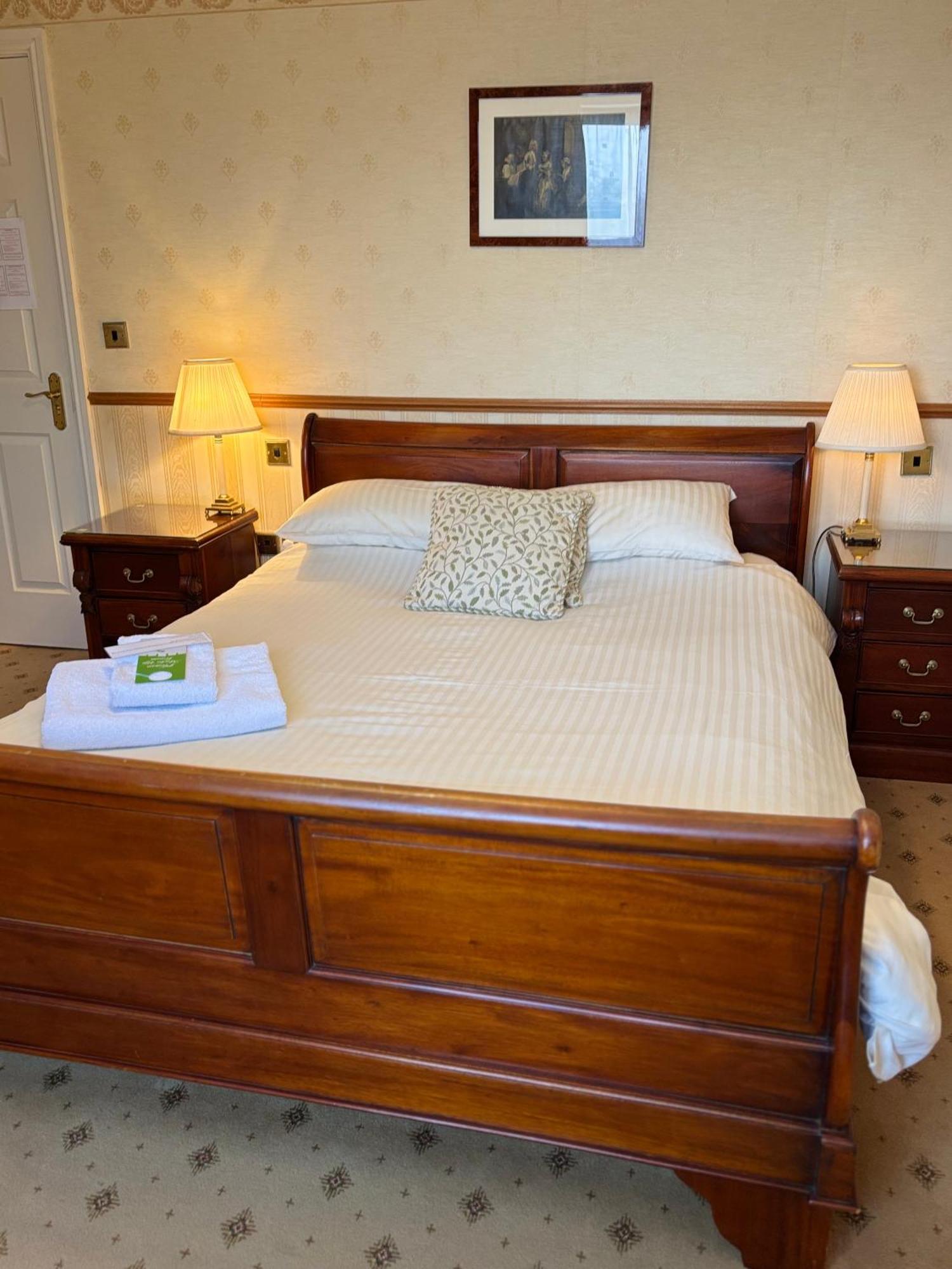 Albright Hussey Manor Hotel Hadnall Bagian luar foto