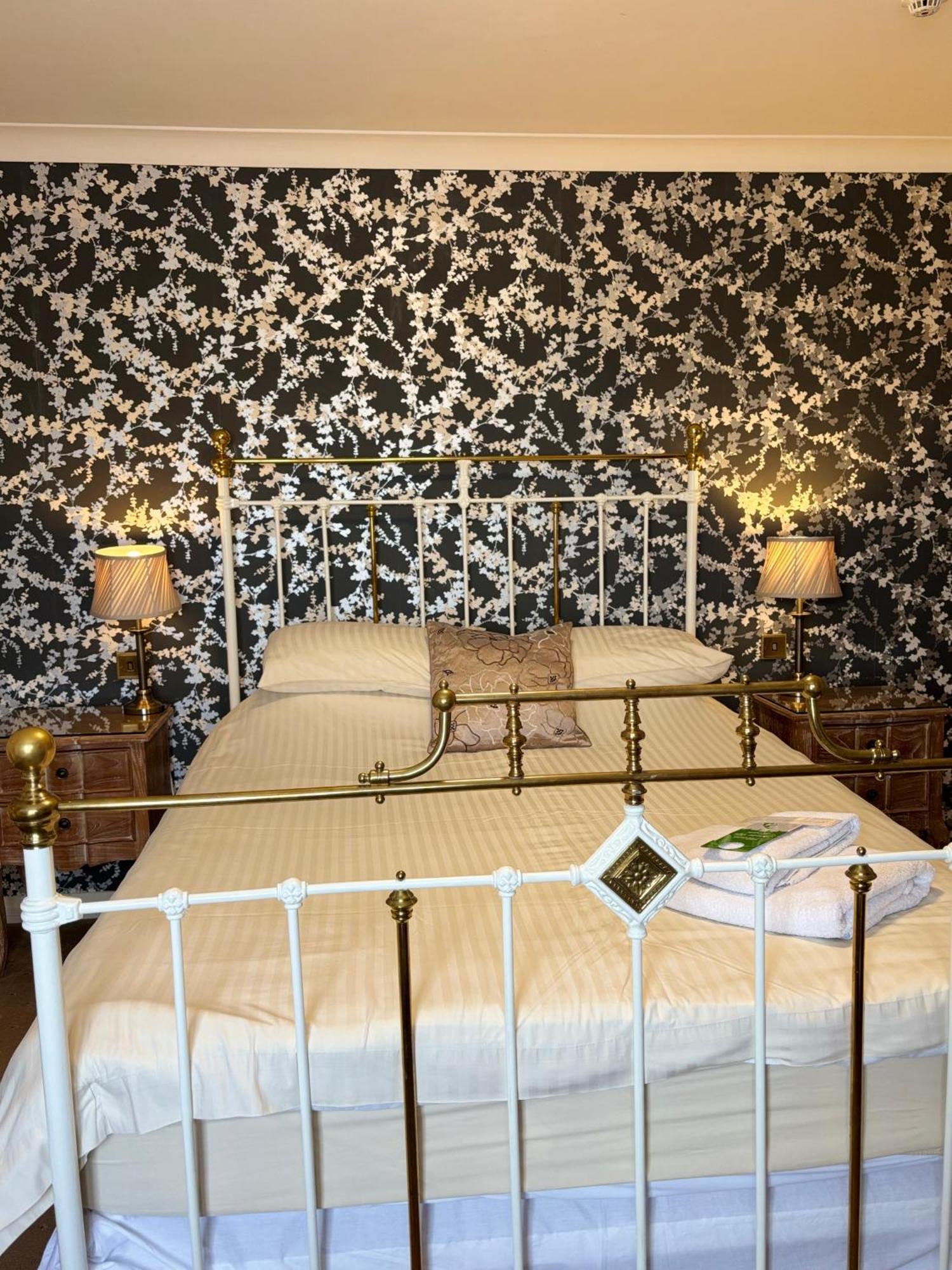 Albright Hussey Manor Hotel Hadnall Bagian luar foto