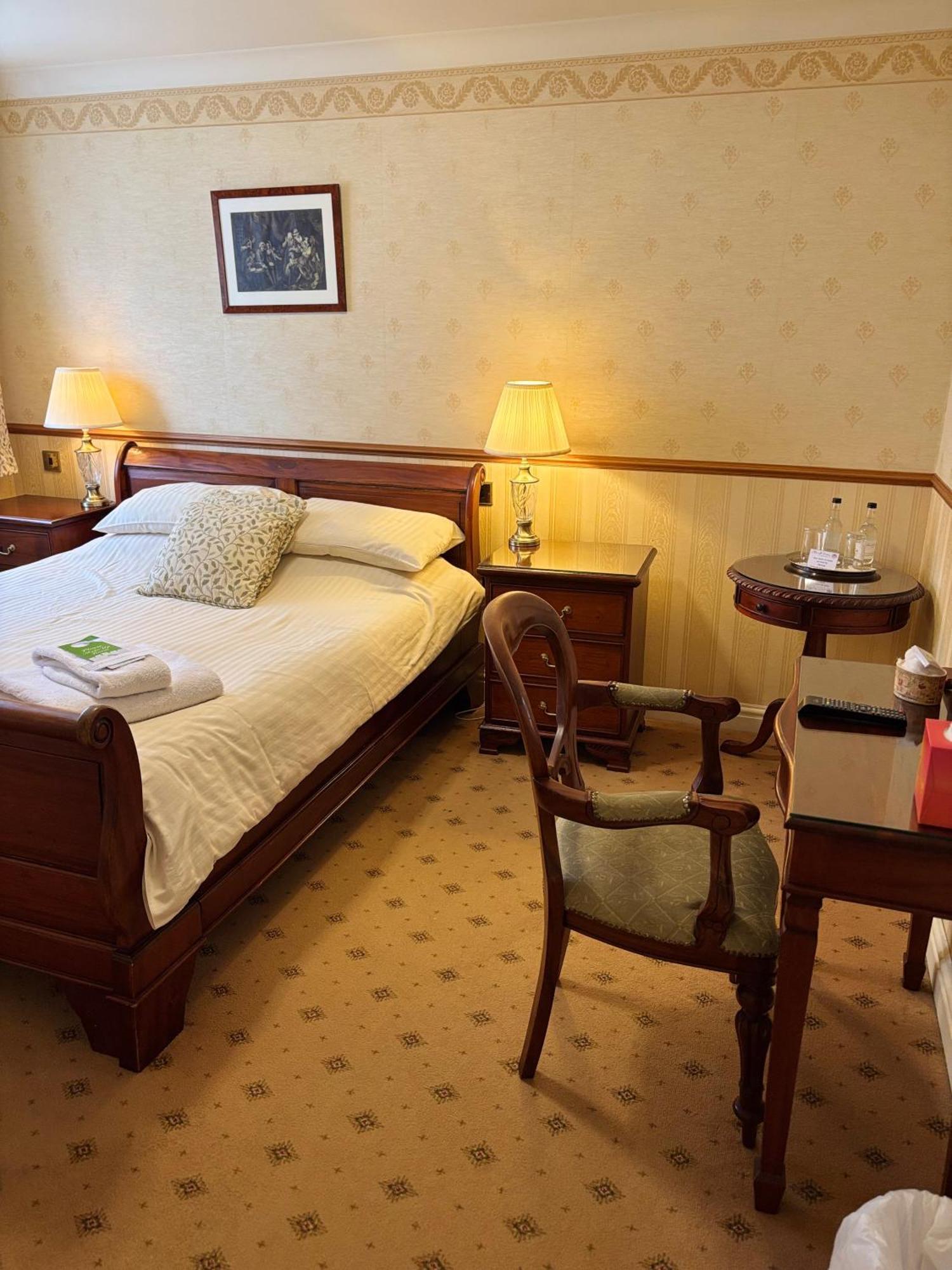 Albright Hussey Manor Hotel Hadnall Bagian luar foto