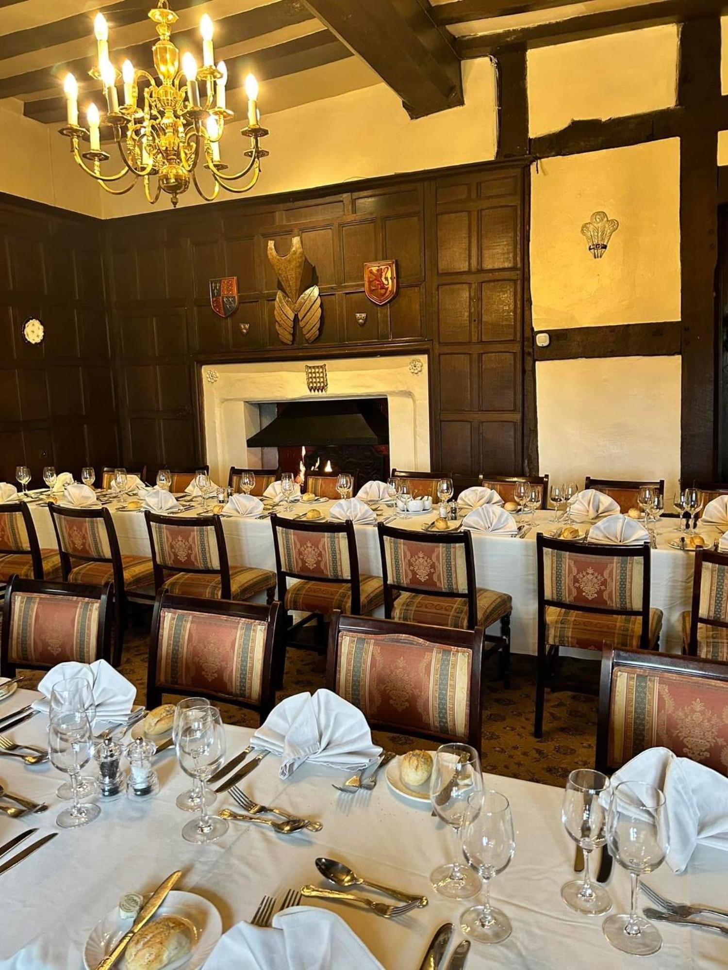 Albright Hussey Manor Hotel Hadnall Bagian luar foto