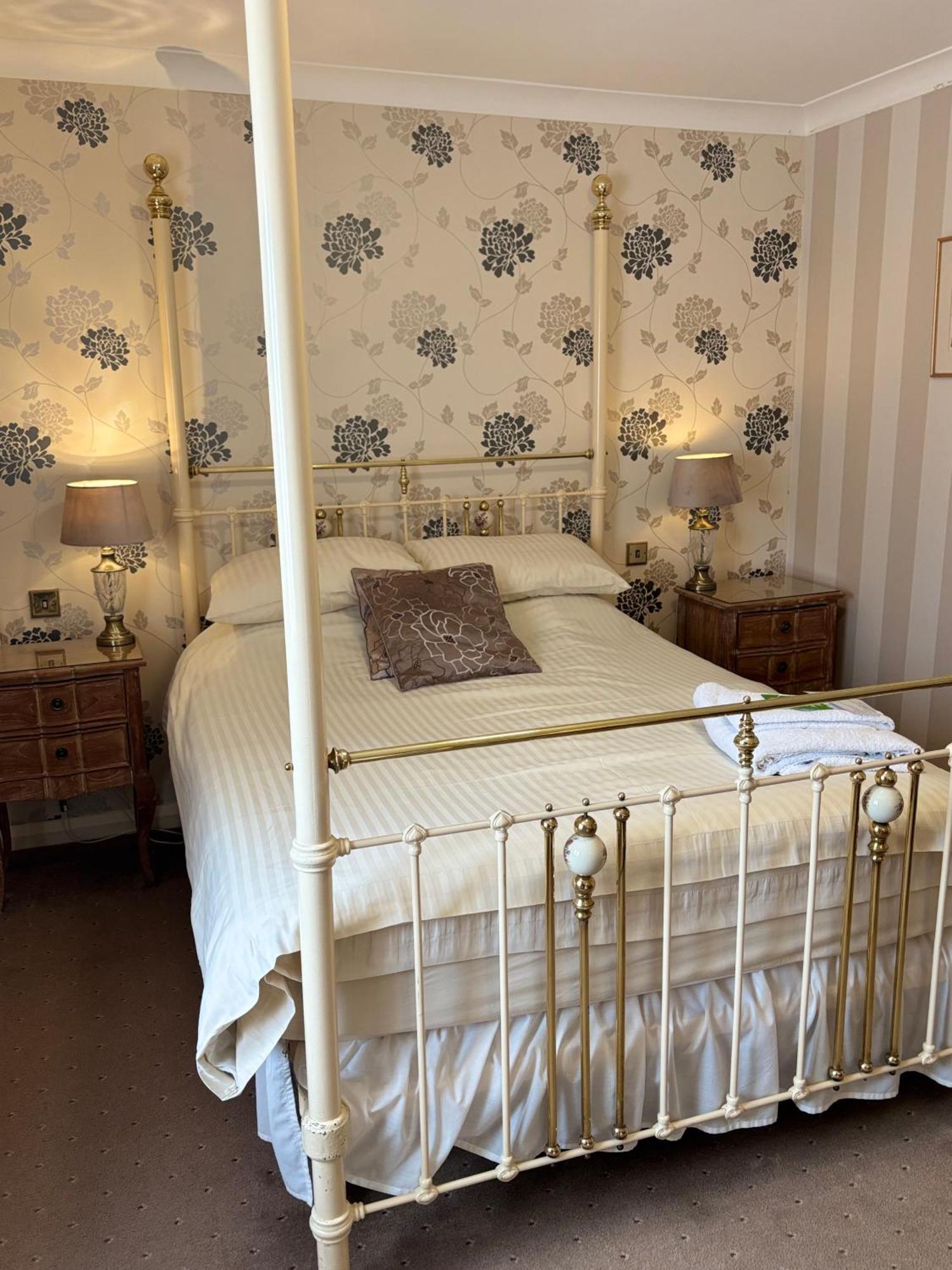 Albright Hussey Manor Hotel Hadnall Bagian luar foto