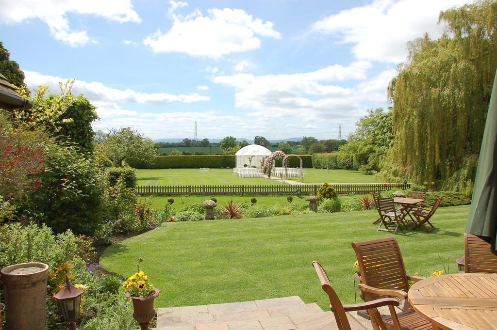 Albright Hussey Manor Hotel Hadnall Bagian luar foto